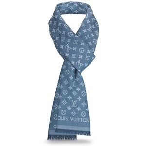Louis Vuitton Monogram Essential Stole